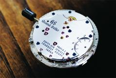 技術と美しさが結集した時計を生み出す マイクロアーティスト工房
