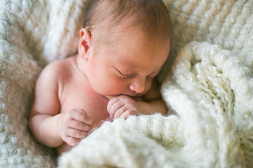 新生児がしゃっくりで獲得するのは 医療ニュース Medical Tribune